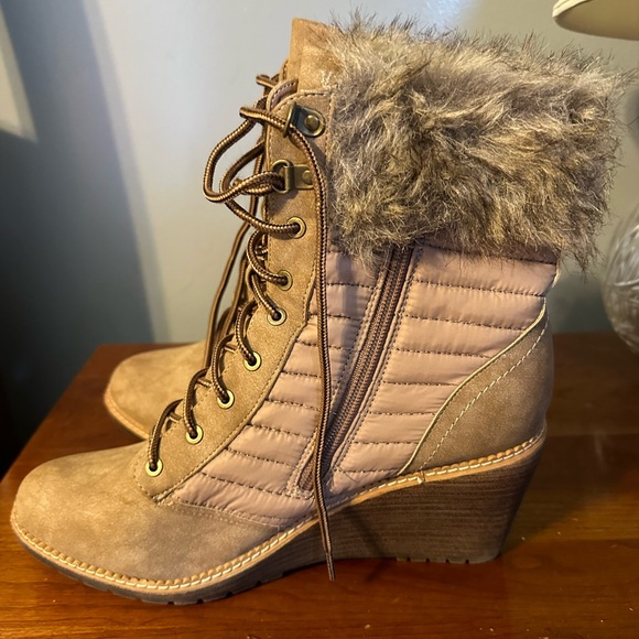 Zigi Soho Taupe Faux Fur Booties. Never worn - Picture 6 of 6
